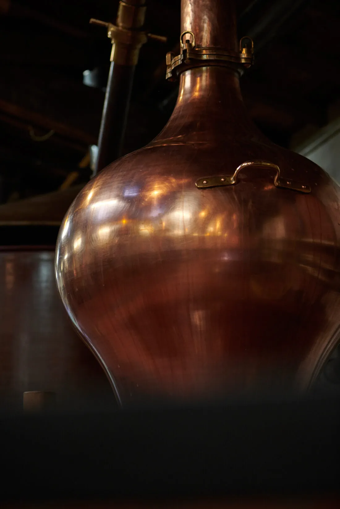 Alambic cuivre distillerie cognac artisanal