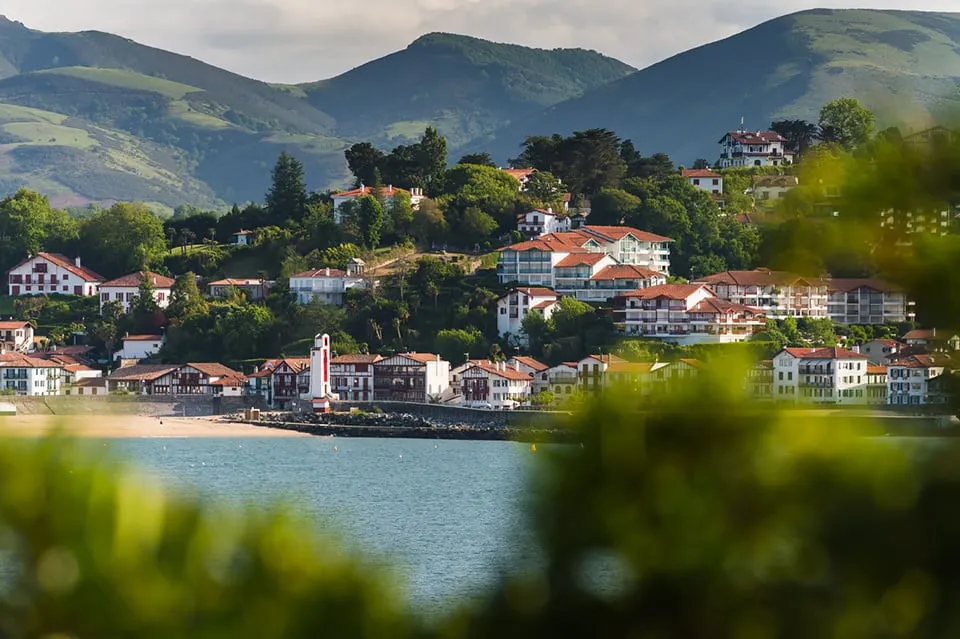 Vue de Saint-Jean-de-Luz depuis la baie